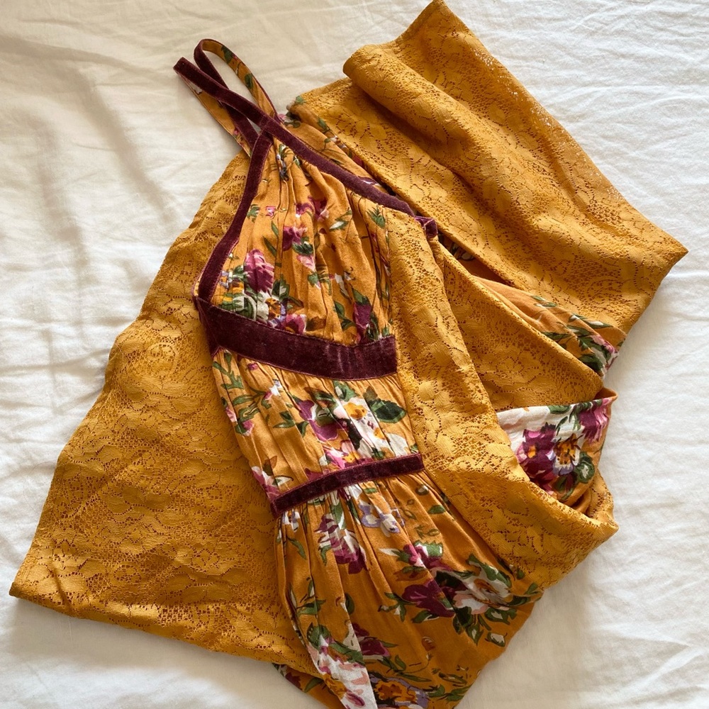 Chelsea & Violet Floral Maxi - size XS